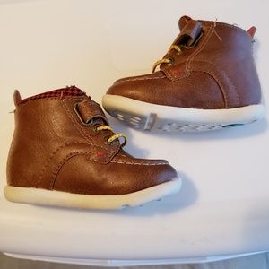 Boy boots